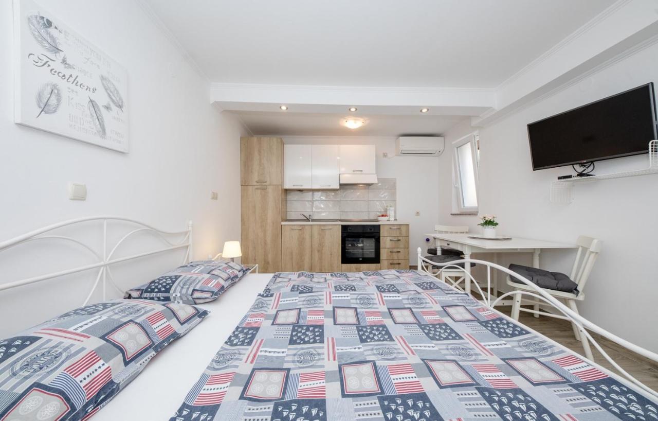 Apartments Makaus Супетарська Драґа Екстер'єр фото