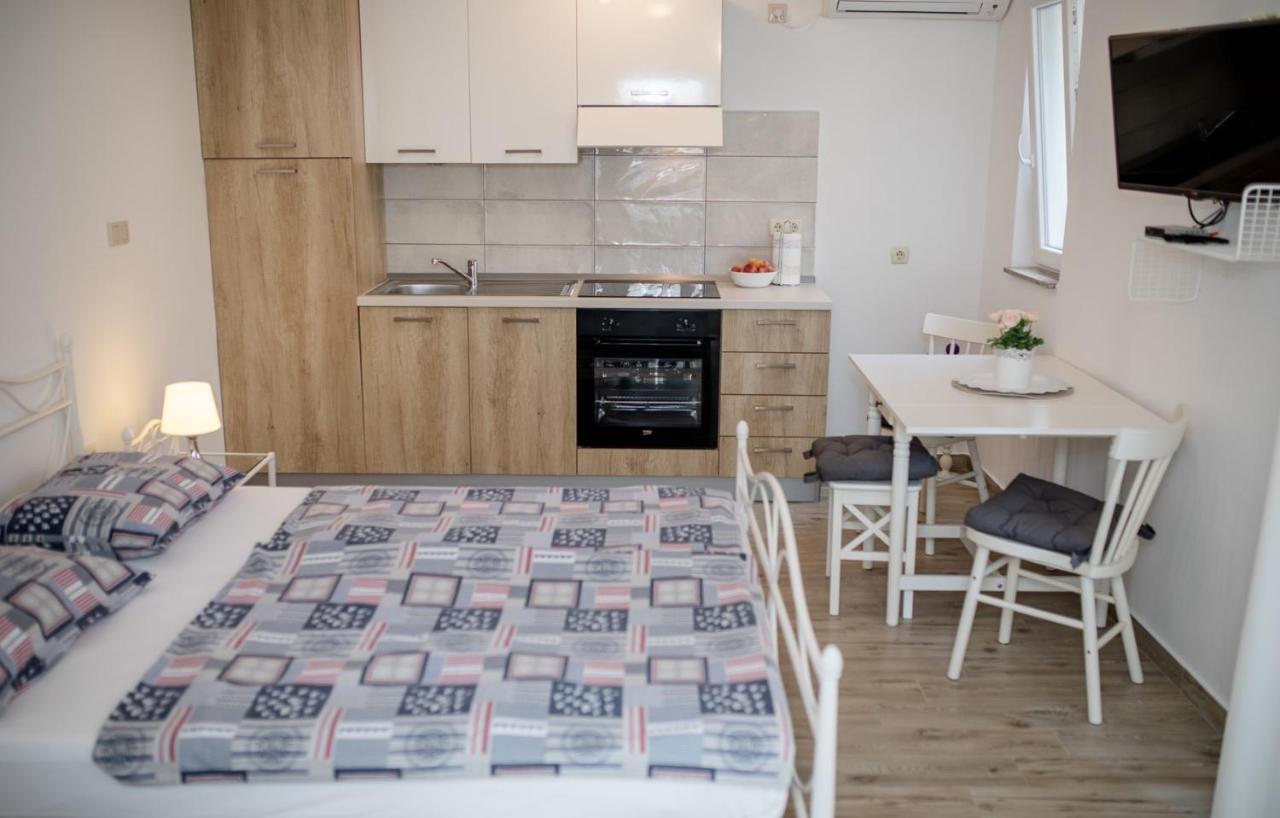 Apartments Makaus Супетарська Драґа Екстер'єр фото