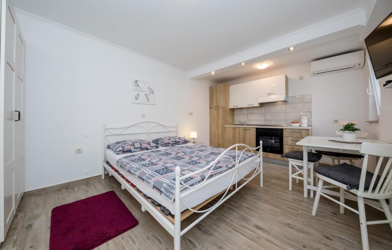 Apartments Makaus Супетарська Драґа Екстер'єр фото
